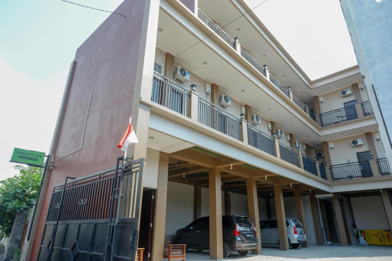 Urbanview Hotel Syariah John Sweet Home By Reddoorz Tegal  Exterior photo